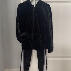 More Than Magic Velour Suit. Size 6/6x.